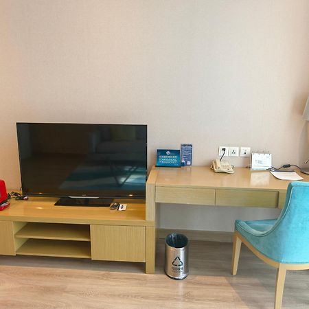 Holiday Inn Express Beijing Yizhuang By Ihg - Taxi 1 Hour To International Airport And 800 Meters To The Nearby Subway Exterior photo